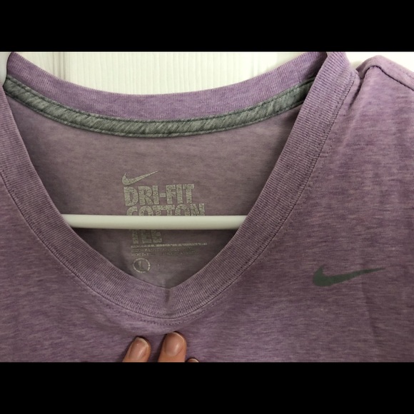 LAVENDER NIKE ATHLETIC TOP - Picture 2 of 3